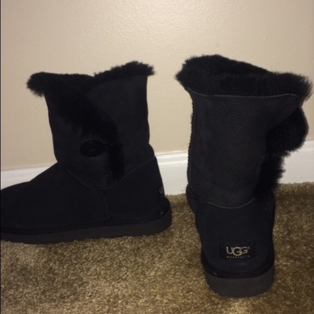 black ugg boots